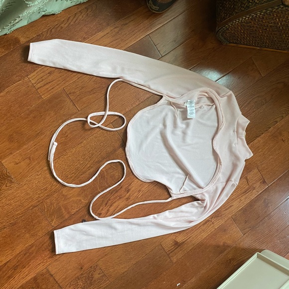 💗SOLD💗 Pink Ribbed Backless Top - Picture 5 of 9